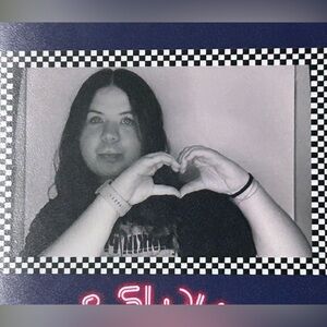 Meet your posher, Airabella!